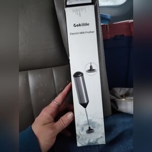 Electric milk frother